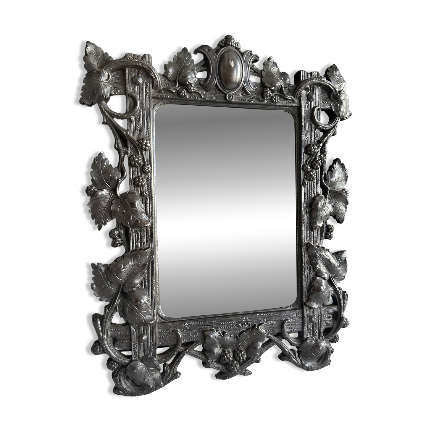 Petit miroir Napoléon III en gutta percha à décor de vigne, XIXe siècle