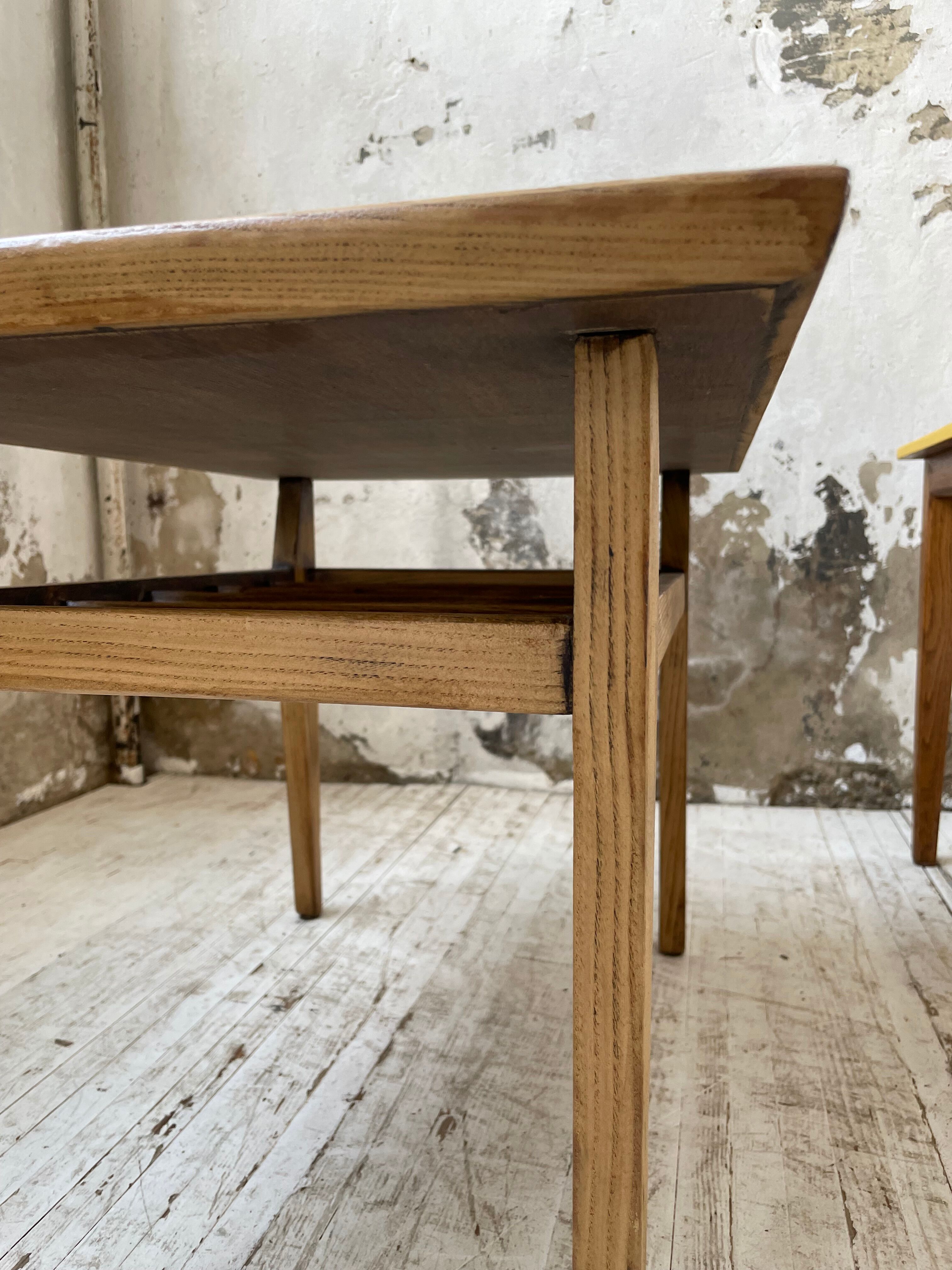 Duo de tables basses bois jaune