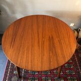 Extendable vintage roundtable