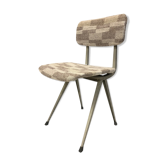 Friso Kramer result Ahrend chair by Cirkel
