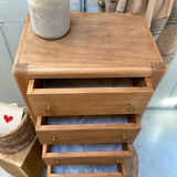 Vintage chest of drawers in light wood – natural elegance