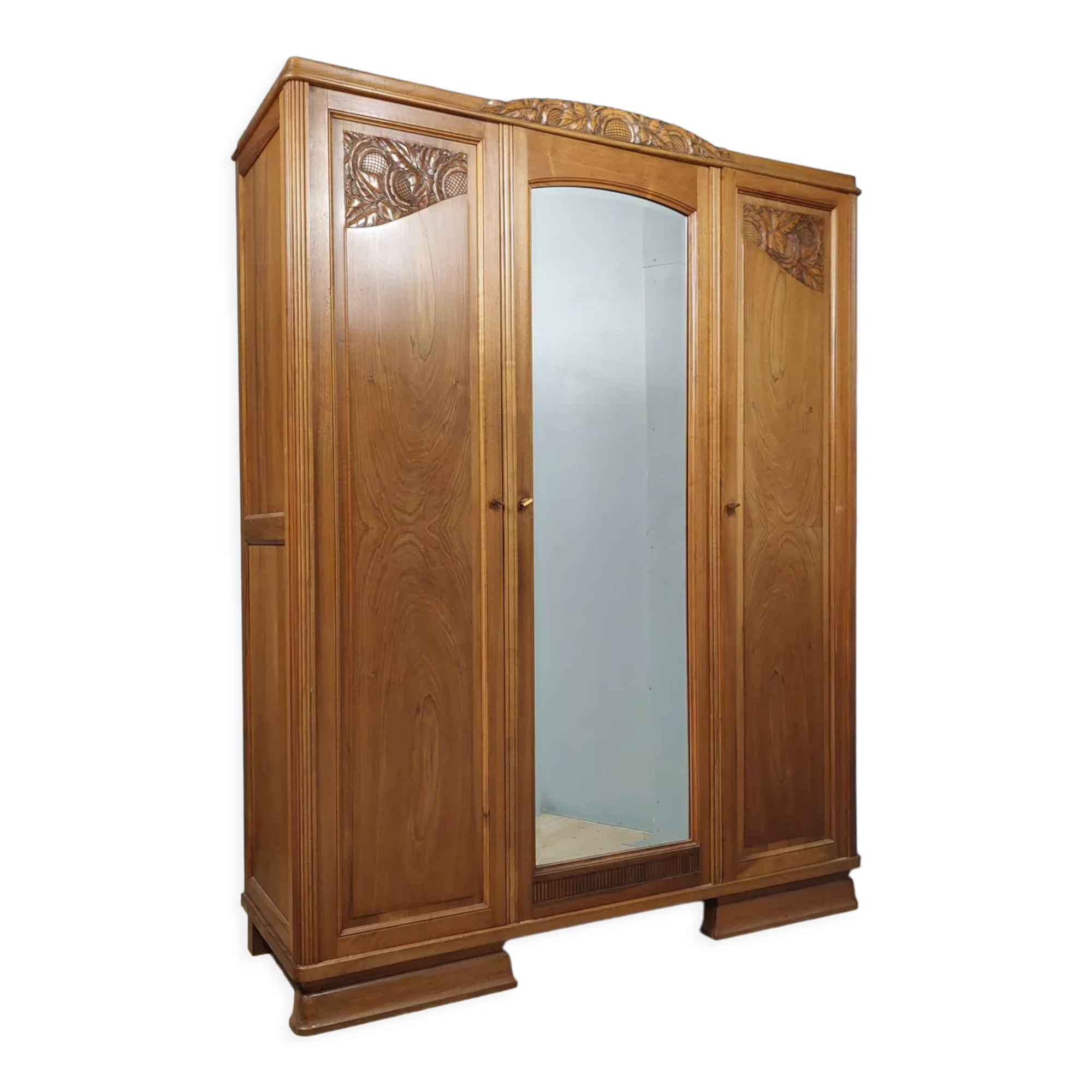 Armoire de style Art Déco en noyer