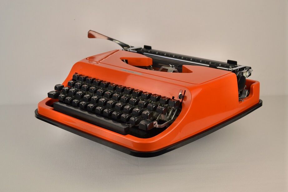Machine à écrire orange Underwood 130 - vintage 70