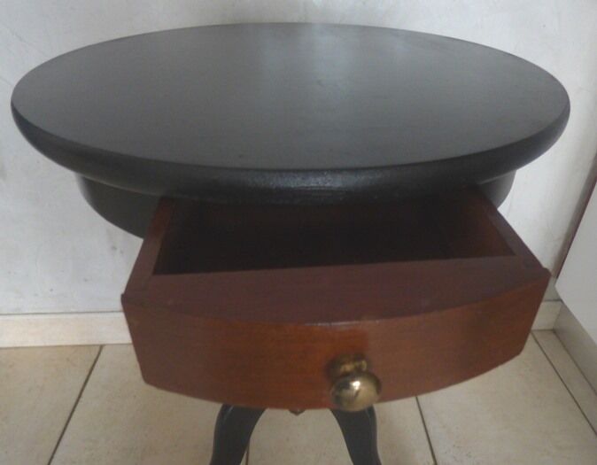 Pedestal table in mahogany style opening through a drawer