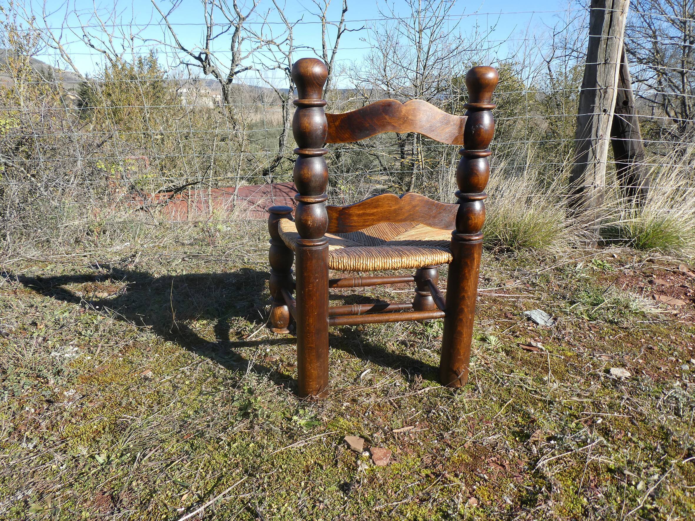 Mulched braided low chair