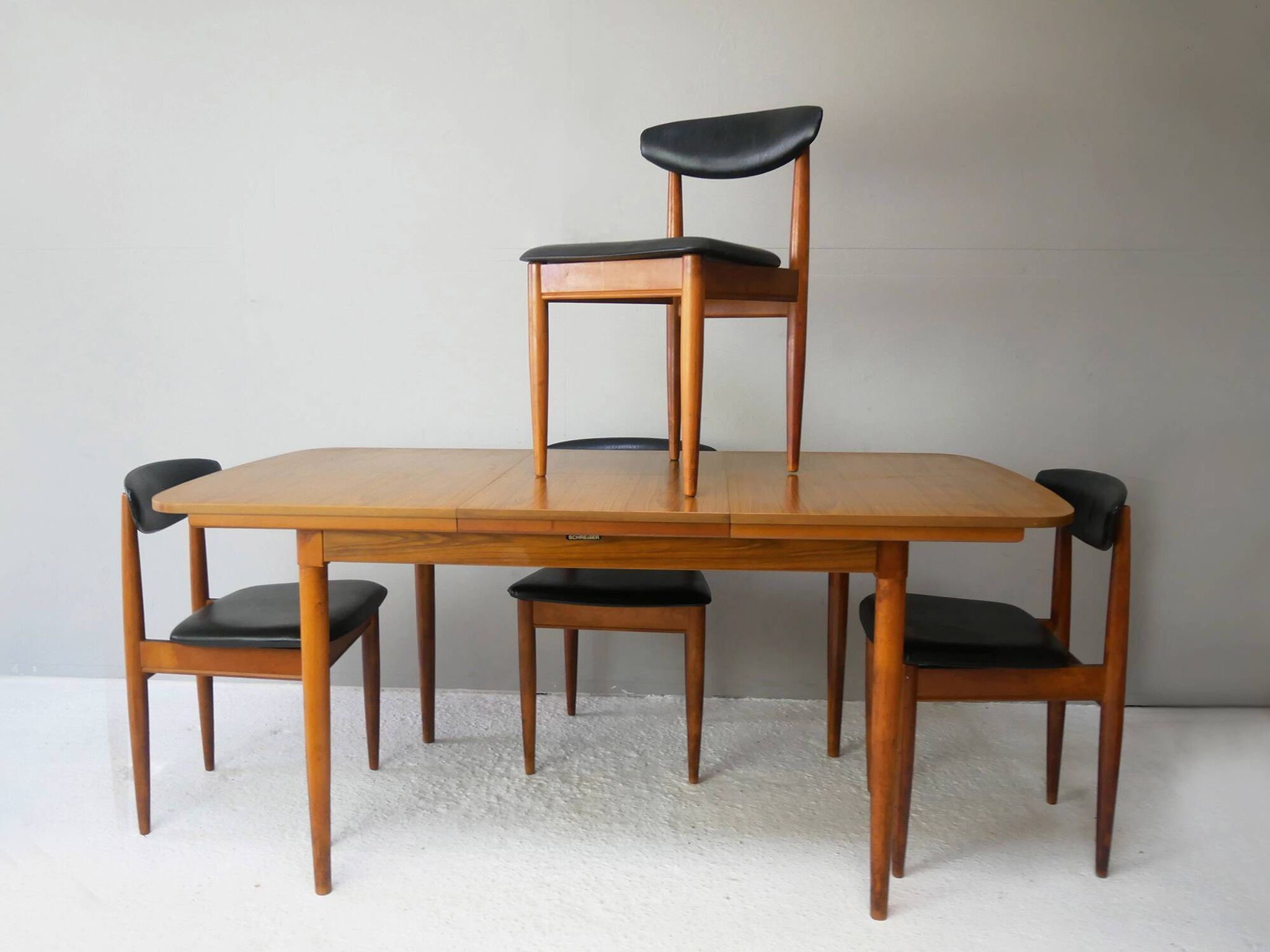 Set Of 4 1970’s Mid Century Dining Chairs By Schreiber