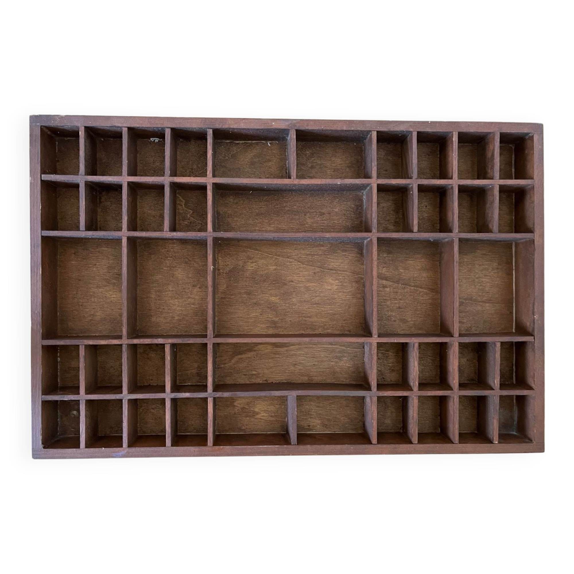 Wall shelf for miniatures