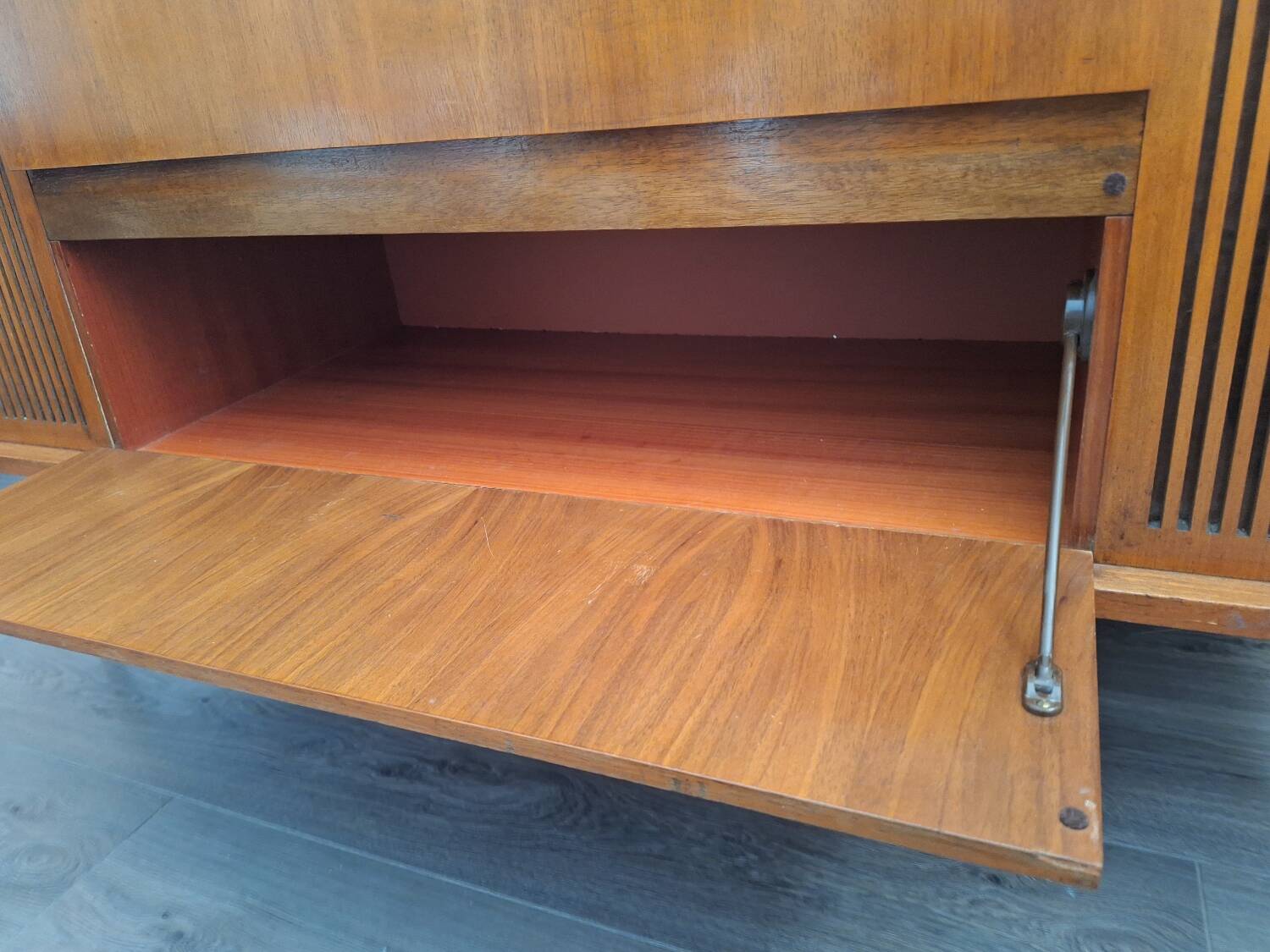 Vintage Grundig KS 560 turntable radio unit, hi-fi TV sideboard