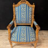 Paire De Fauteuils Style Louis XV En Bois Sculpté Et Tissu Bleu