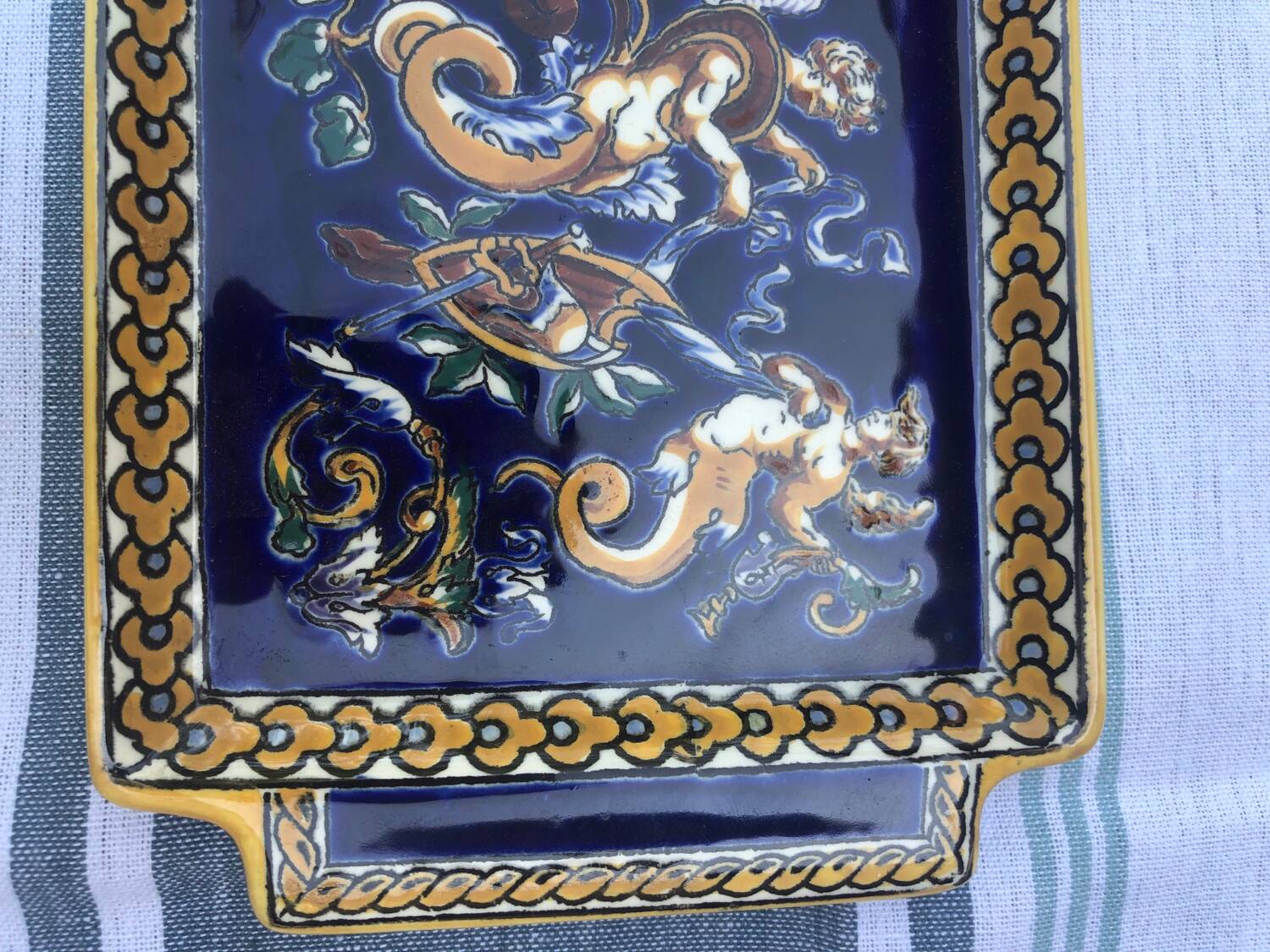 Earthenware cake dish gien