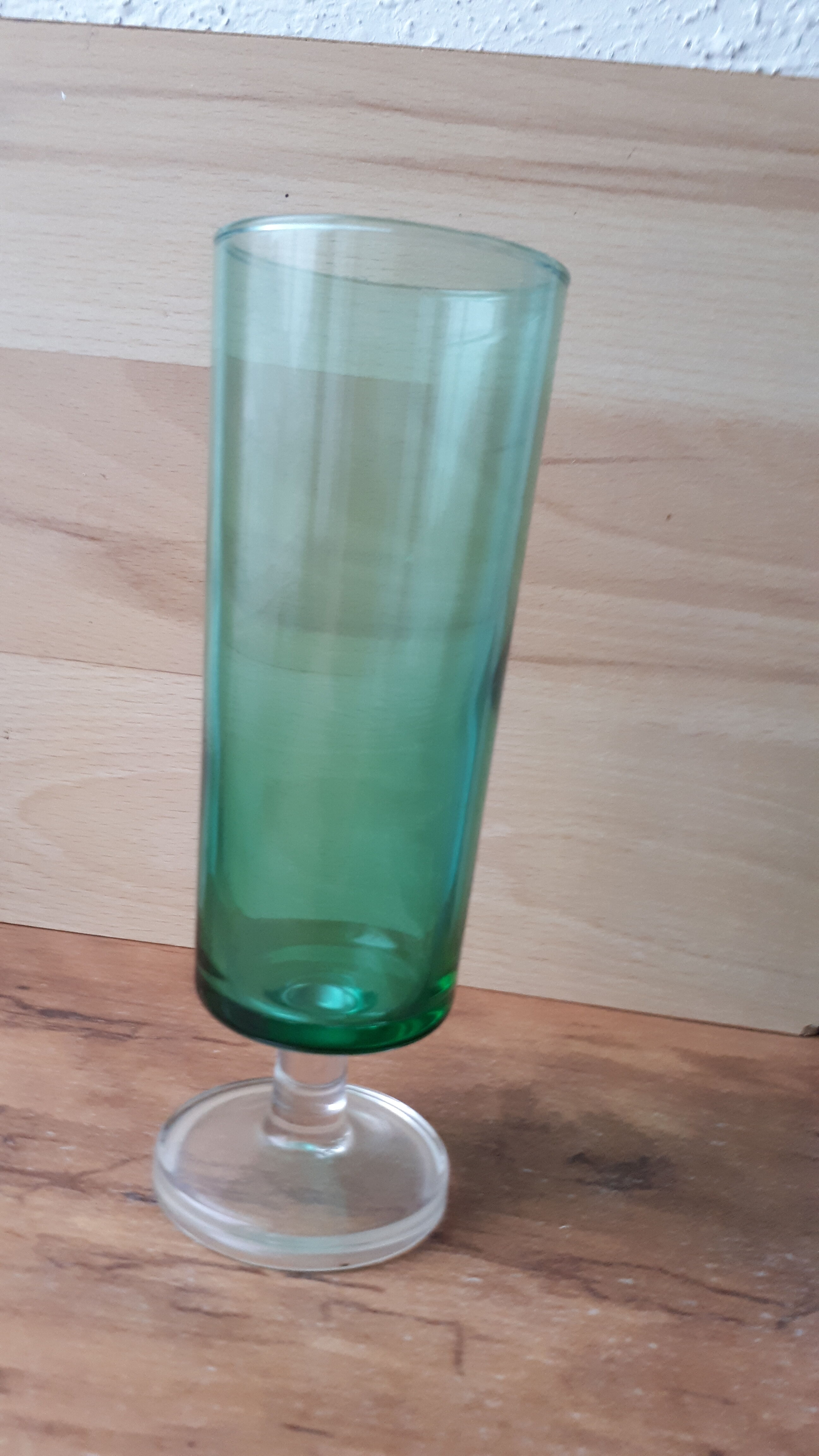 Set of 4 vintage champagne flutes LUMINARC