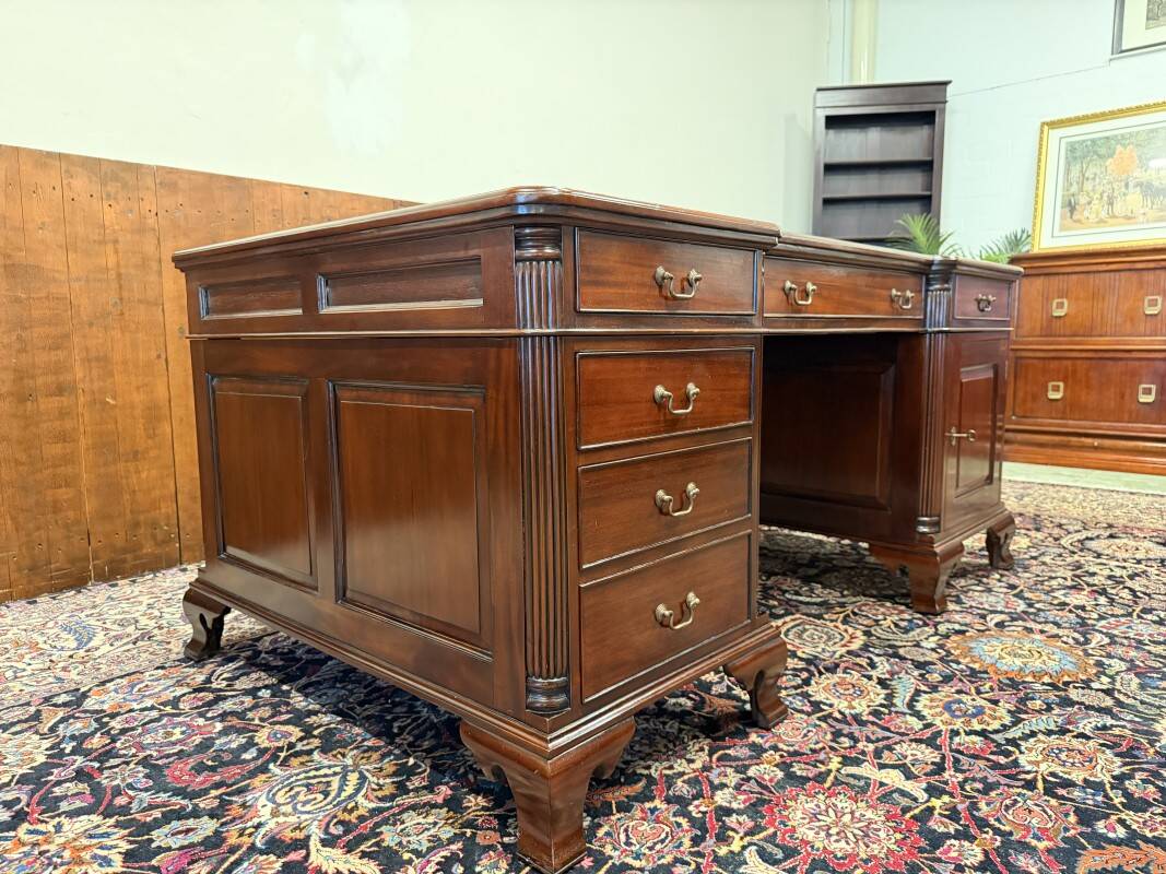 Classic English desk with green leather