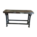 Workbench with cast iron foot