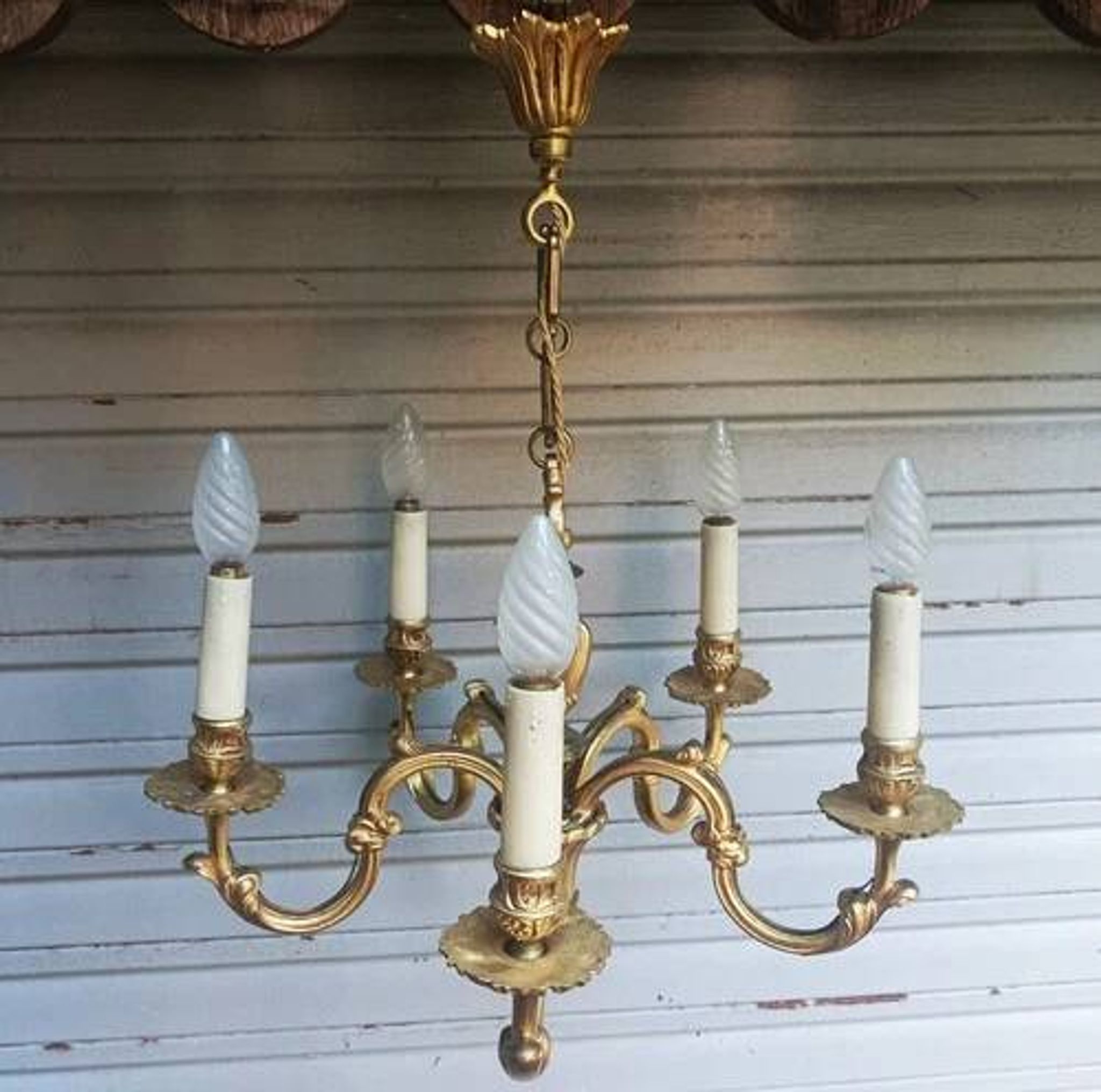 Antique gilded bronze chandelier in Louis XVI style, 5 lights, in working condition.