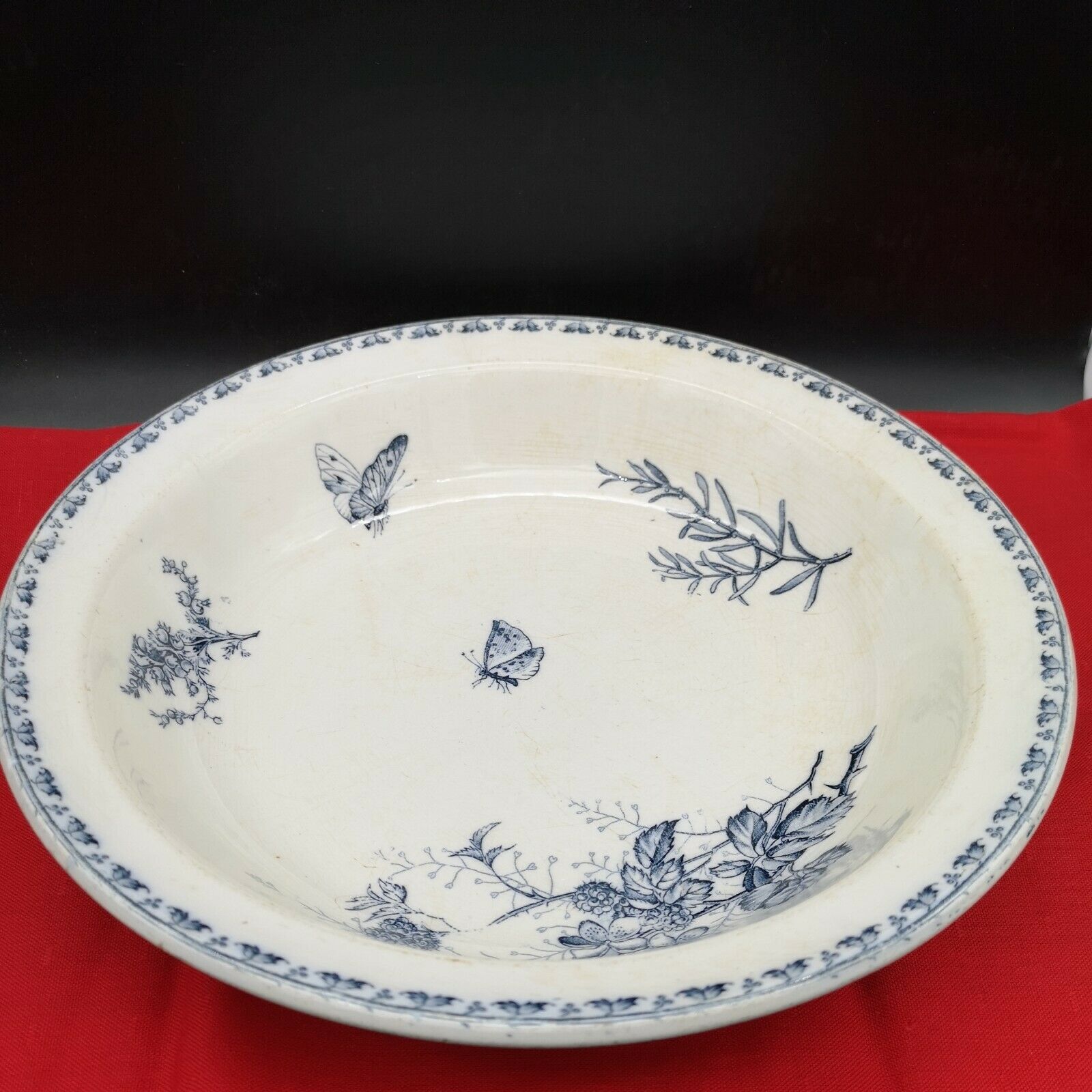 Plat rond creux faïence Sarreguemines modèle Carmen papillon