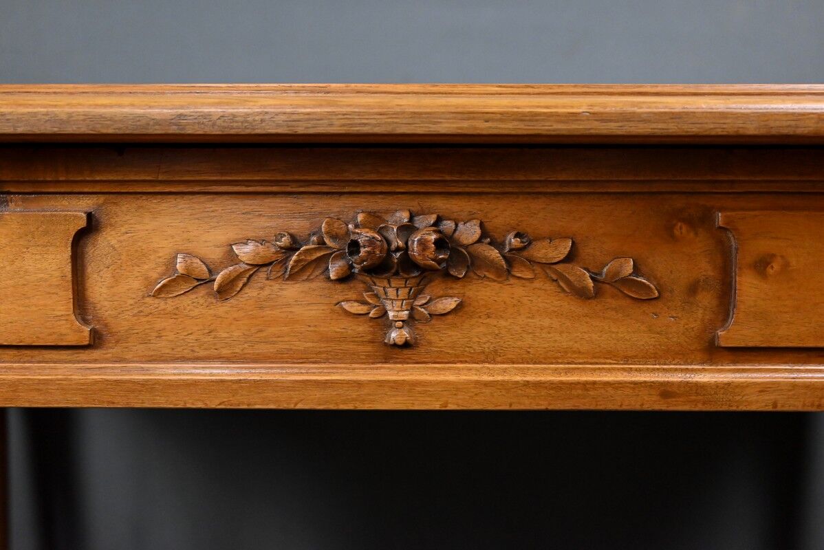 Table bureau en noyer, maison Henry Geneste – 1ère partie XXe