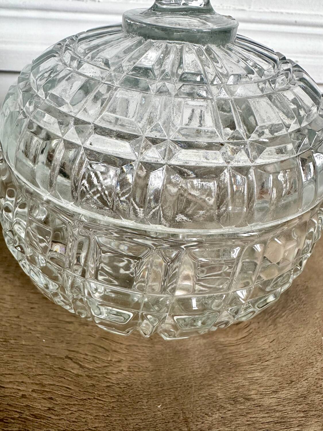 Former Portieux crystal sugar bowl