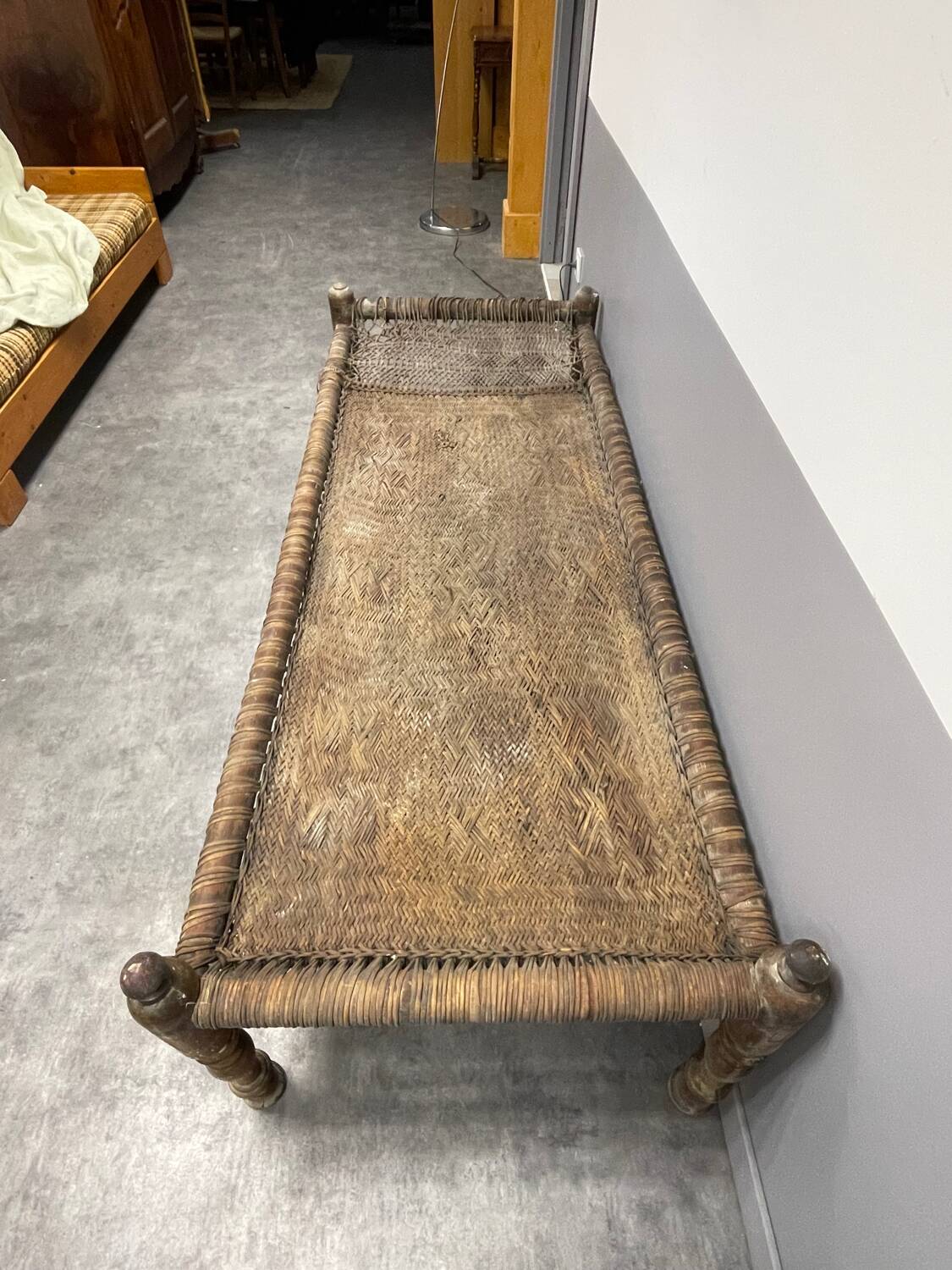 Traditional Indian lamp "sharpoï", around 1960.