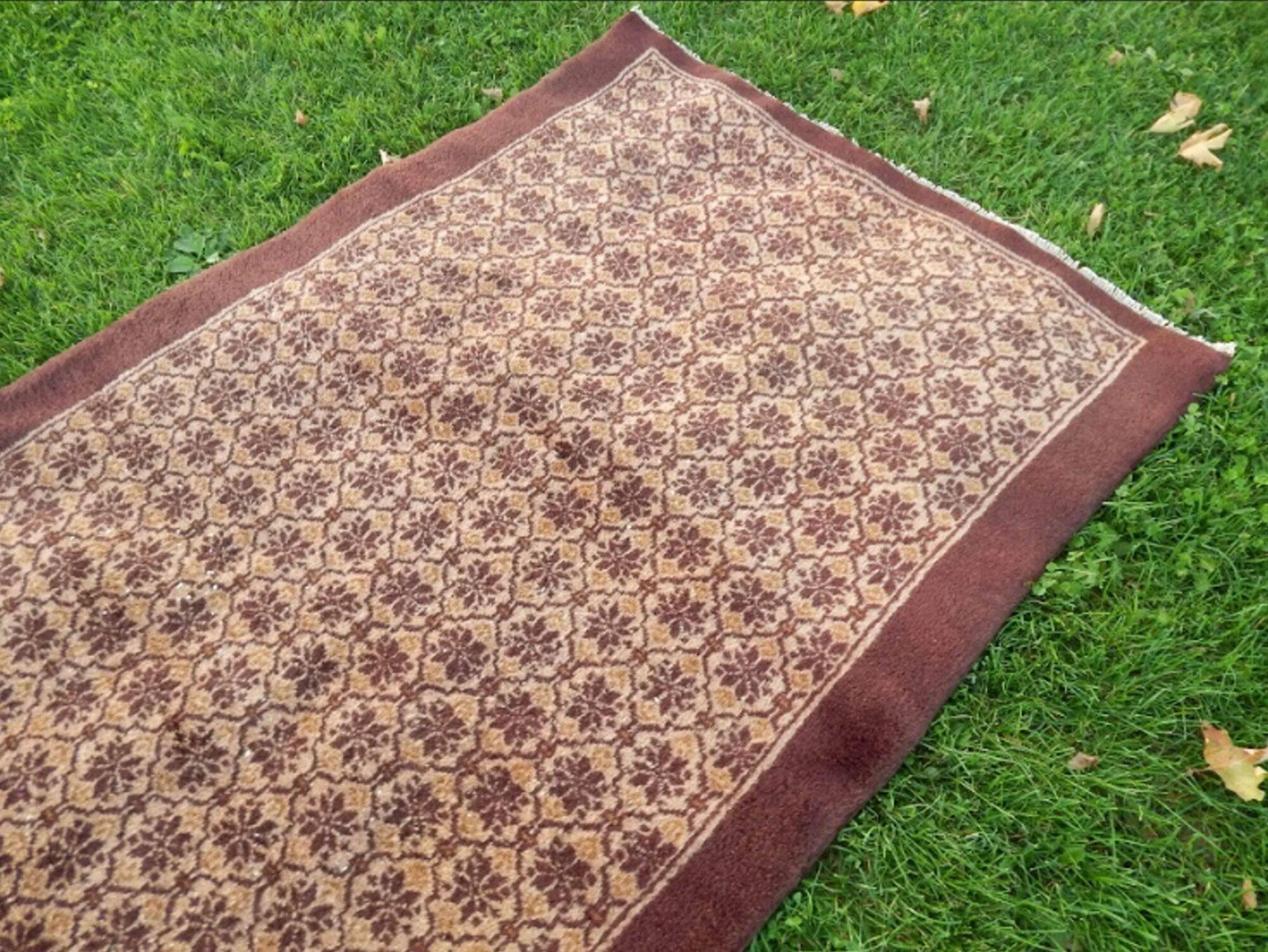 Vintage handmade Turkish rug 115x188 cm