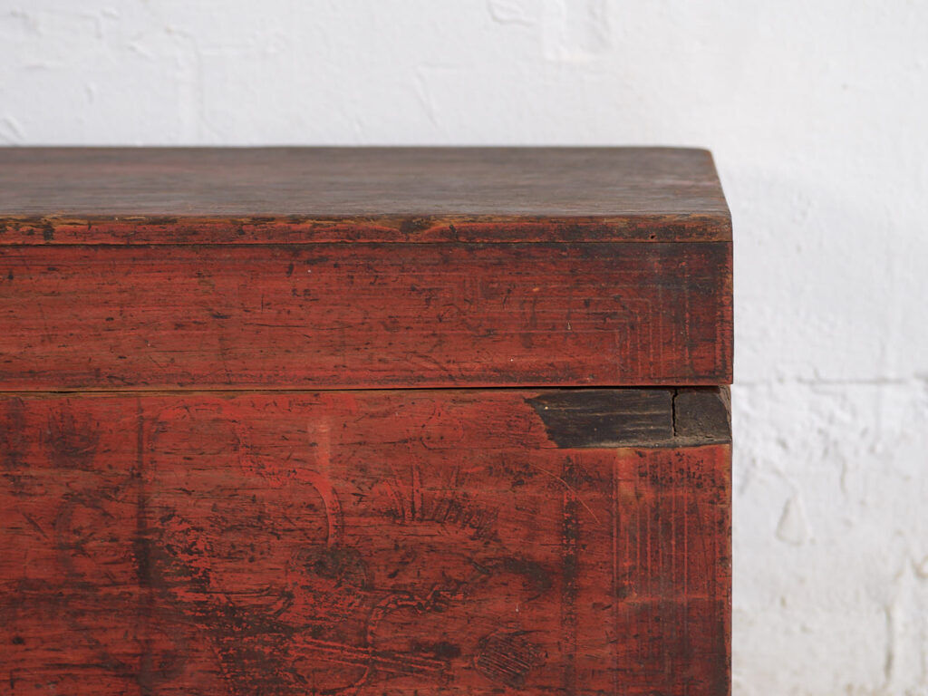 Ancient Chinese chest in red garnet (c.1900) #11