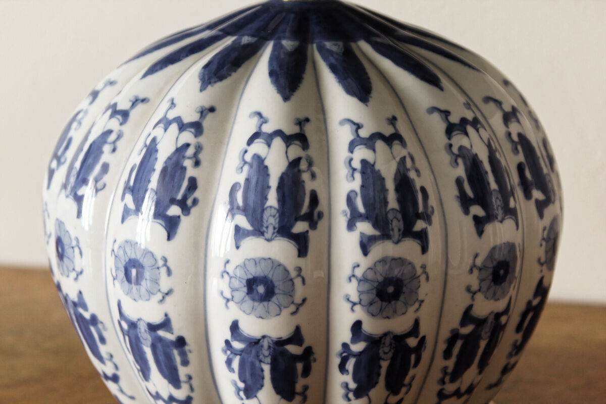 Chinese porcelain lamp