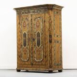 Armoire de mariée peinte à l'art populaire