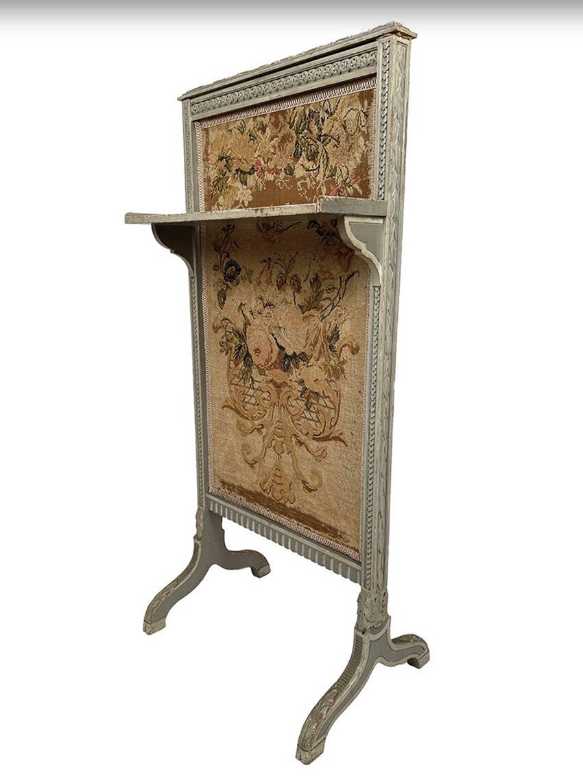 Grey lacquered wooden fireplace screen in Louis XVI style, circa 1900.