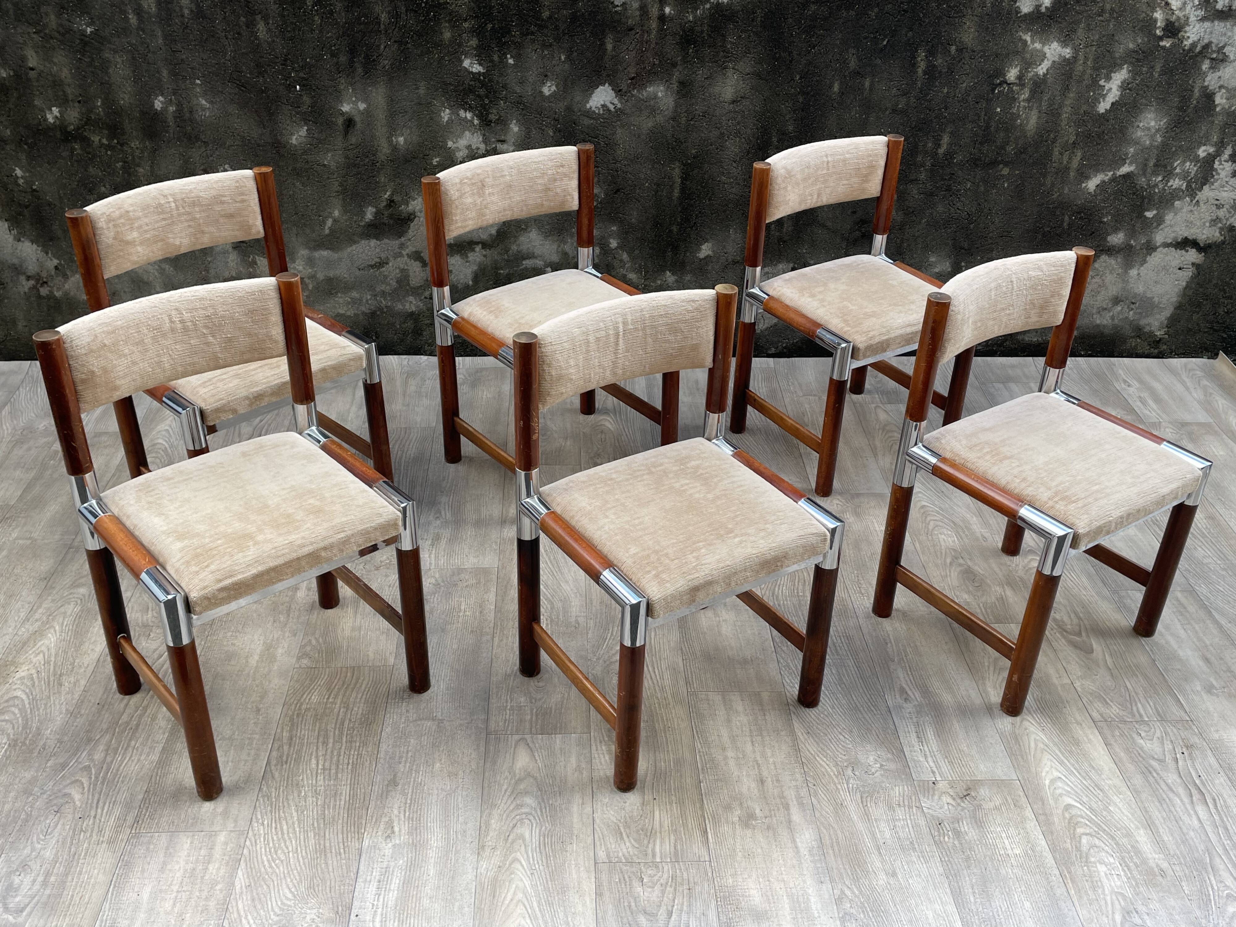6 vintage chairs in wood, metal and fabric
