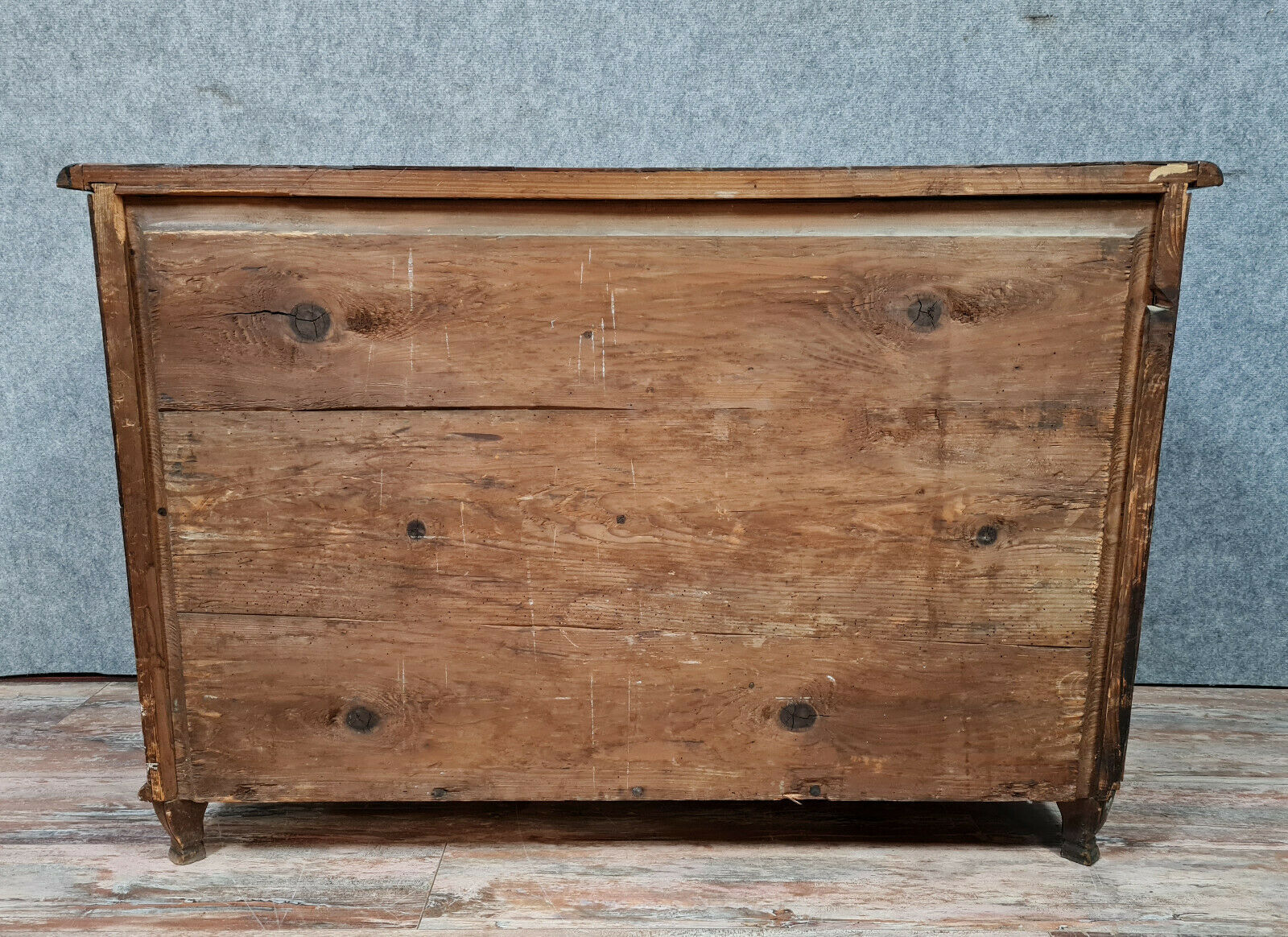 Curved chest of drawers Louis XV period in precious wood marquetry around 1750