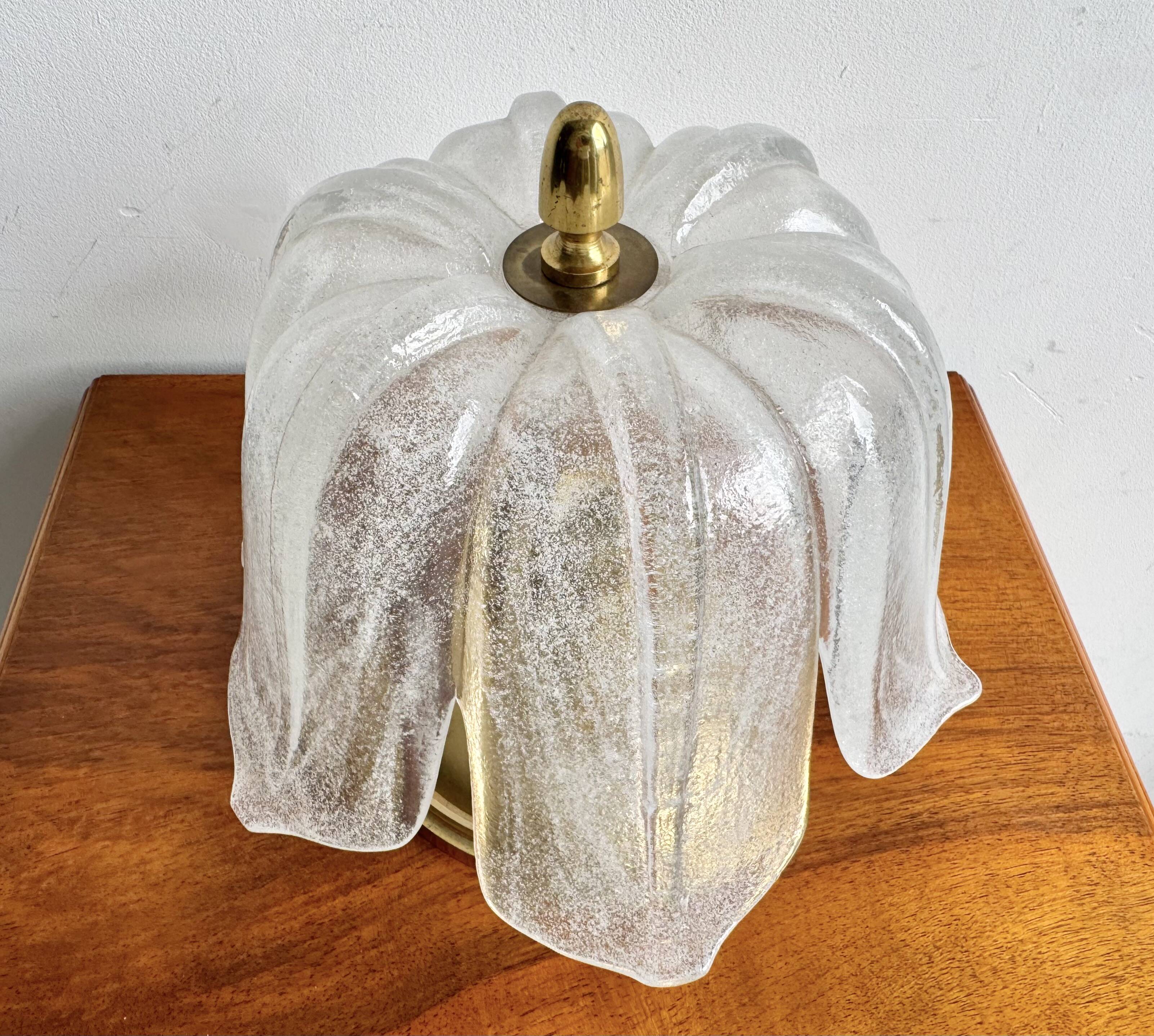 Lampe de table en laiton vintage et verre en forme de feuille