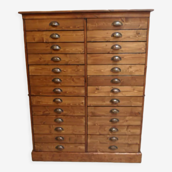 Cabinet d’apothicaire vintage avec 26 tiroirs