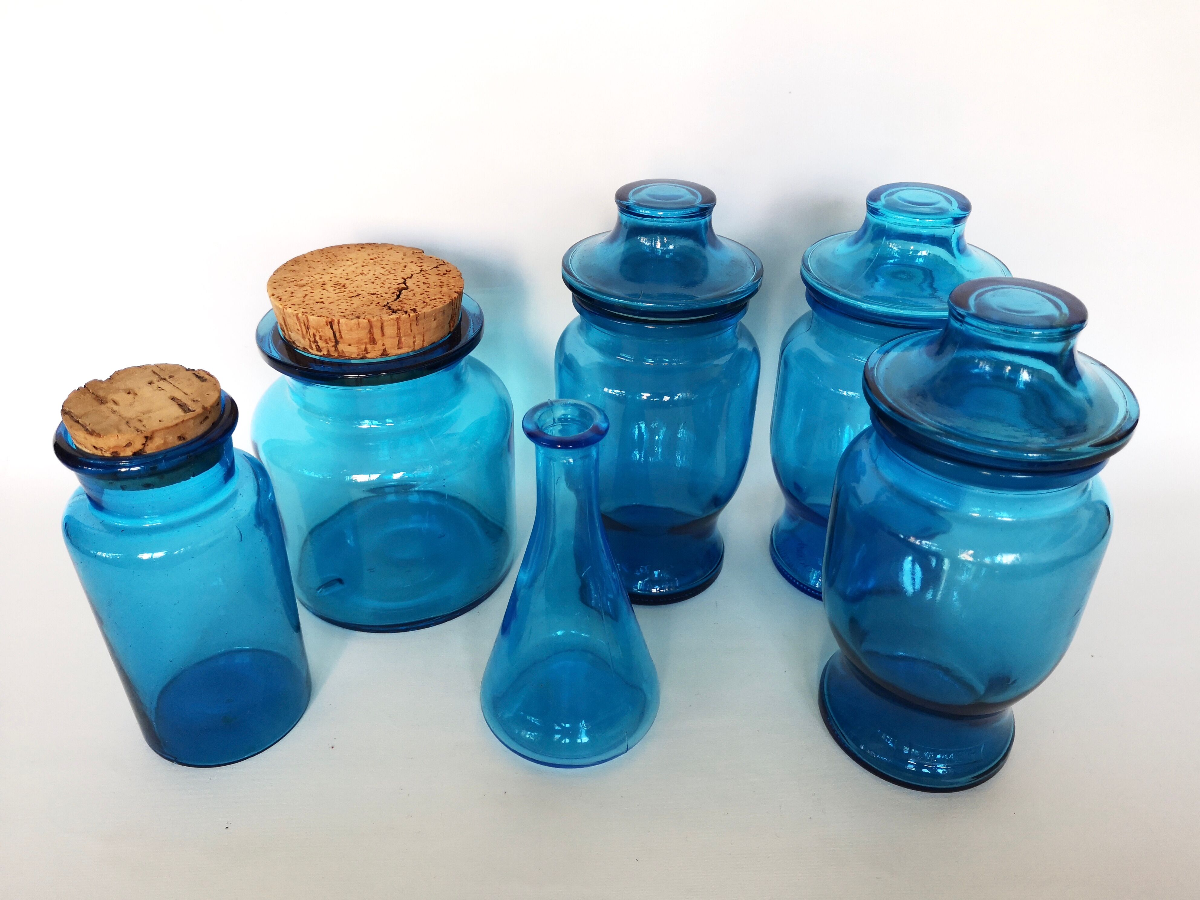 Ensemble de 6 bocaux en verre bleu