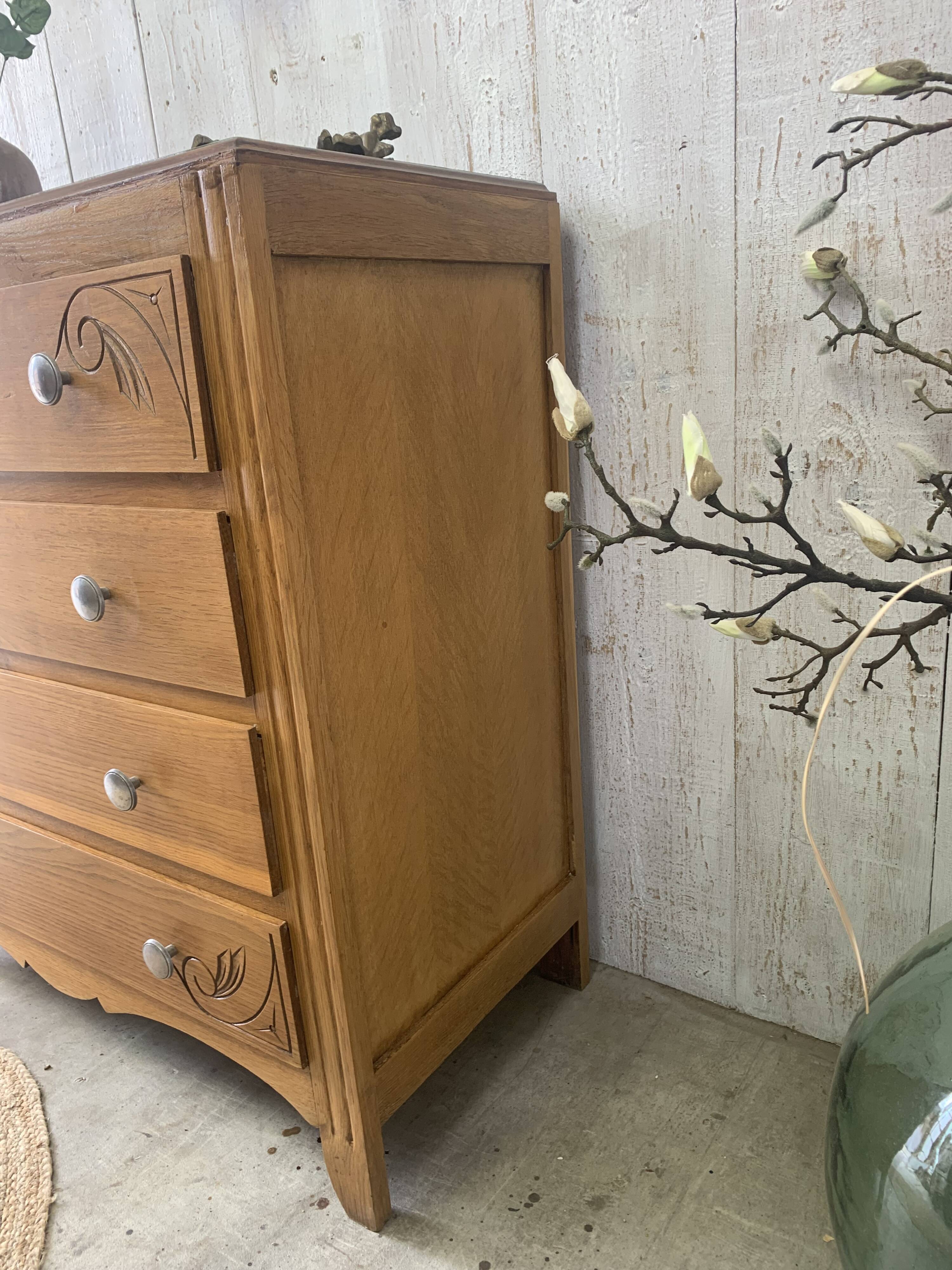 Vintage chest of drawers