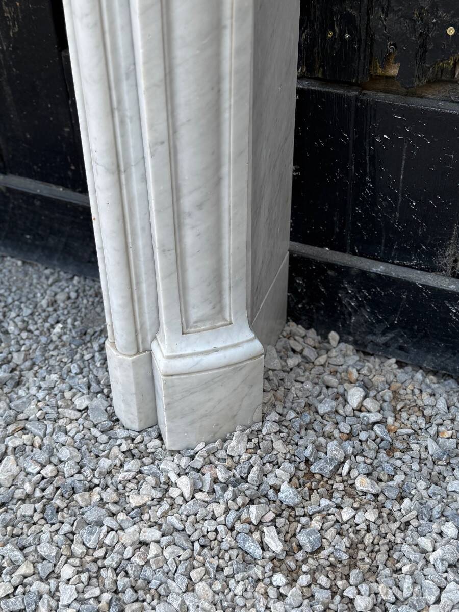 Louis XV style fireplace in Carrara marble circa 1880