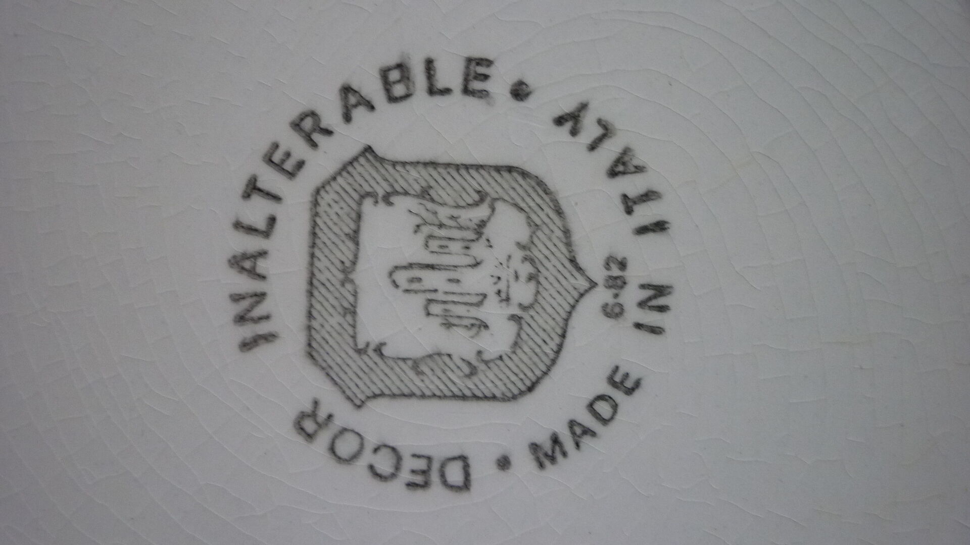 Set of 6 dessert plates