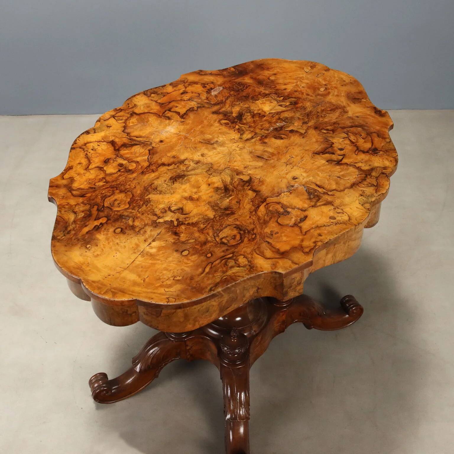 Table à biscuits Luigi Filippo en noyer