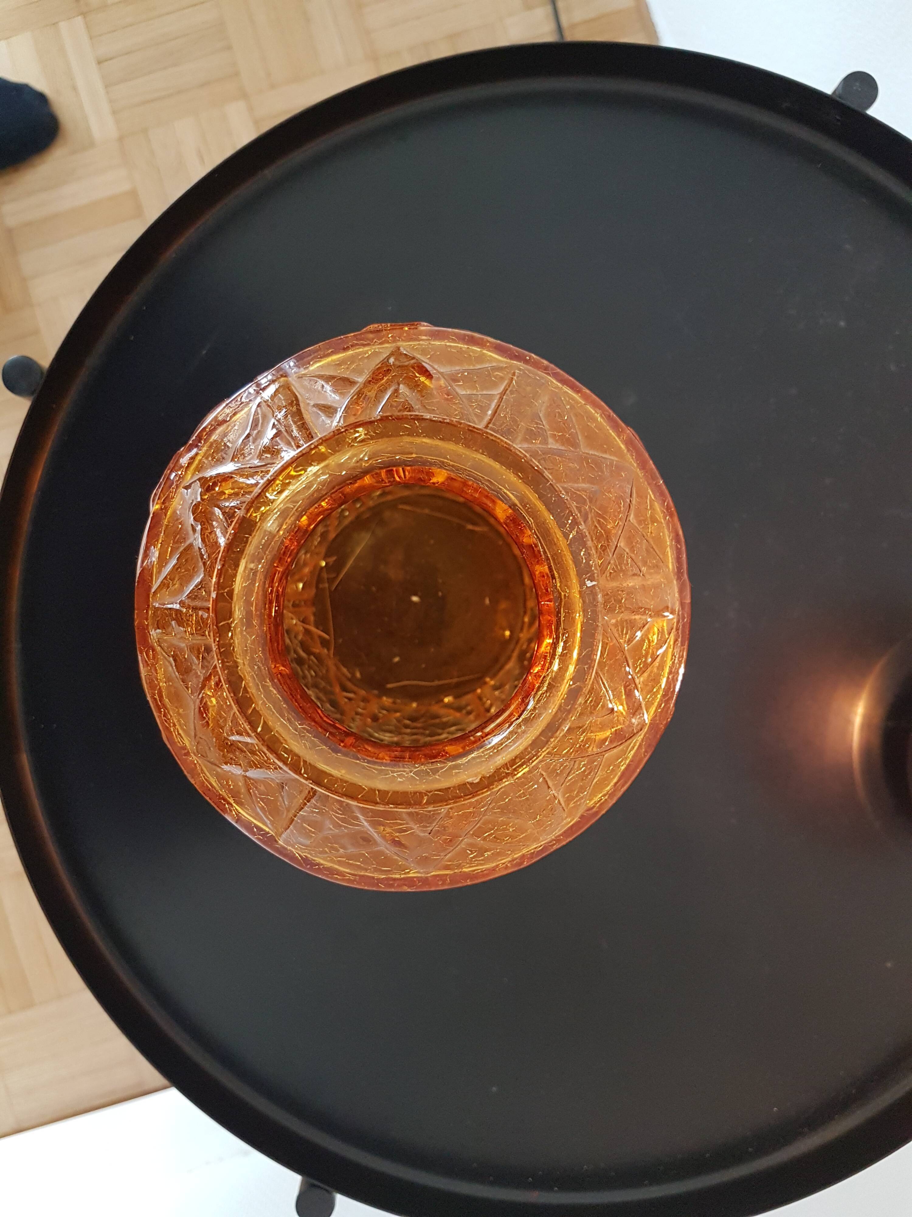 Caramel-colored cracked glass vase