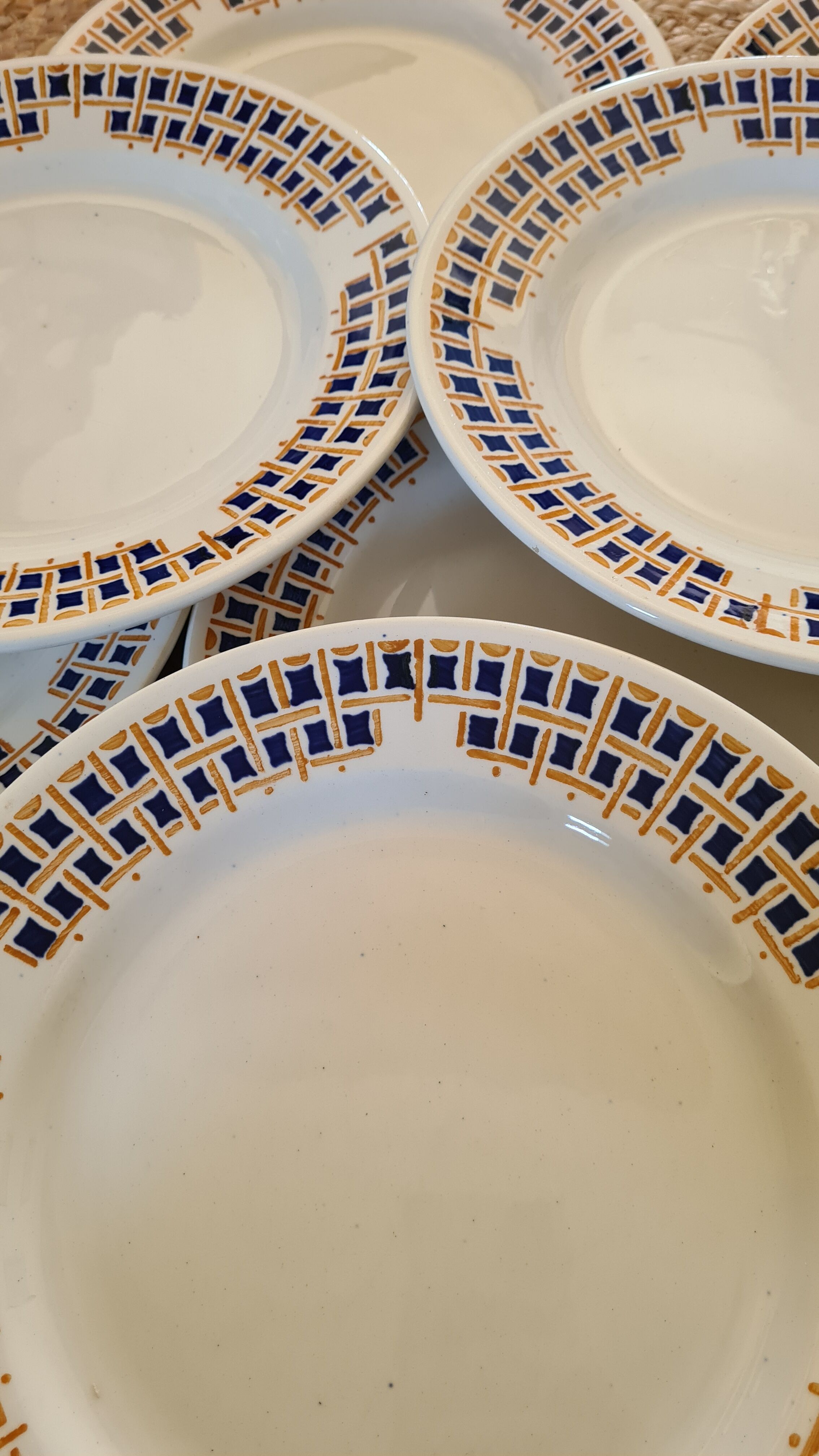 10 flat plates Faience de Givors 1930