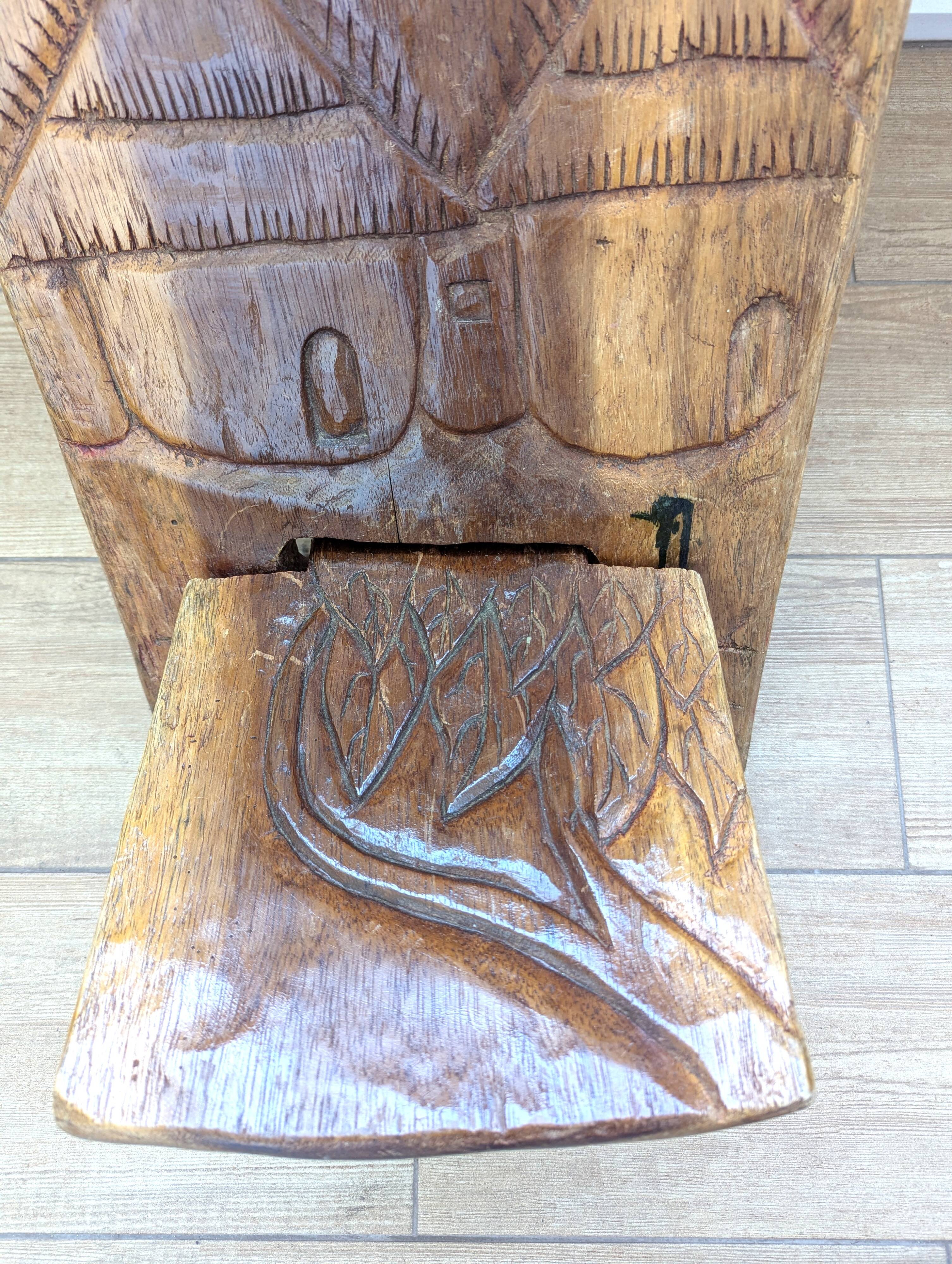 African solid wood palaver chair – Carved motifs