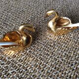 Salt and pepper "swan"