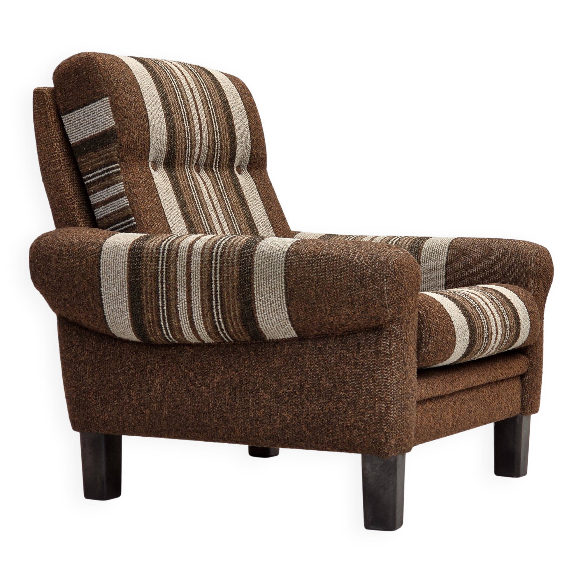 Danish club chair from the 1970s, original wool upholstery, original condition.
