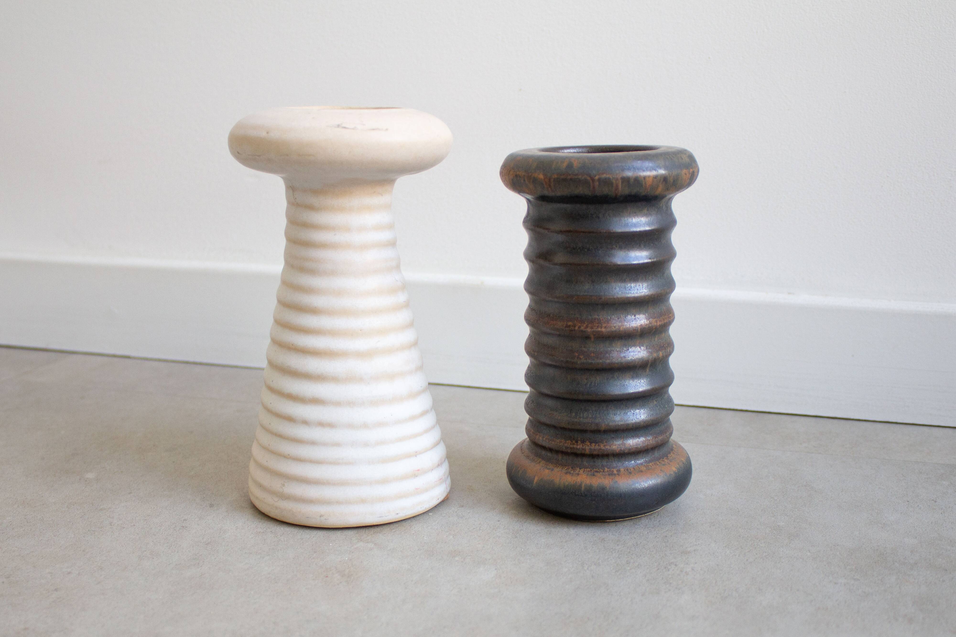 Ensemble de 2 vases vintage - céramique nervurée