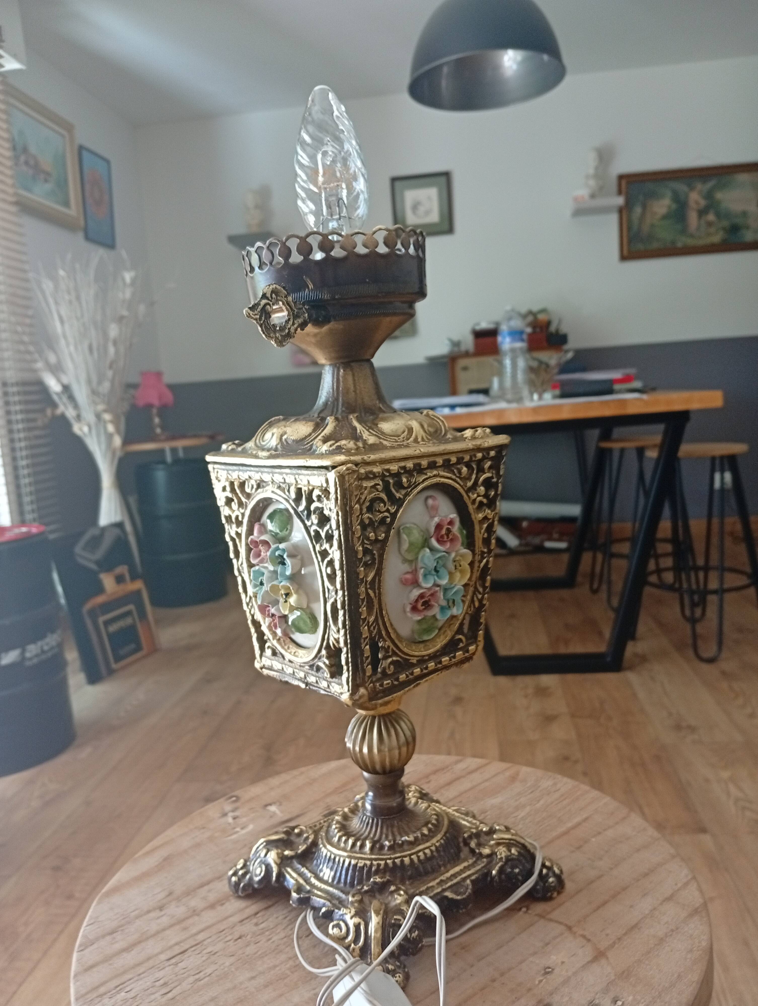 Pied de lampe