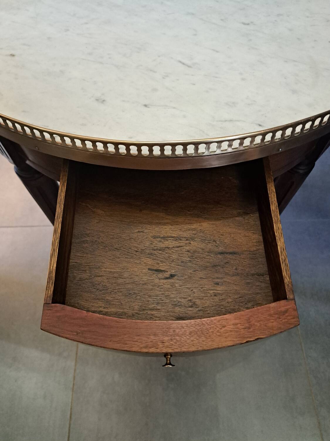 Mahogany and marble bouillotte table