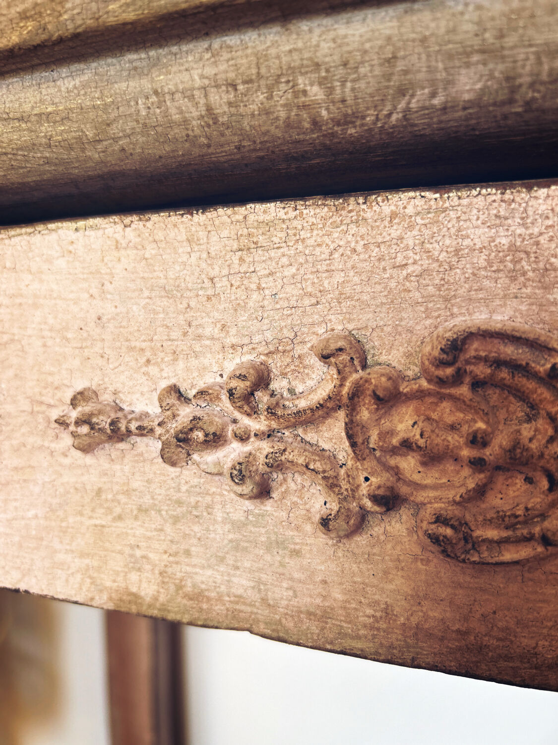 Console shabby chic Tuscan patina