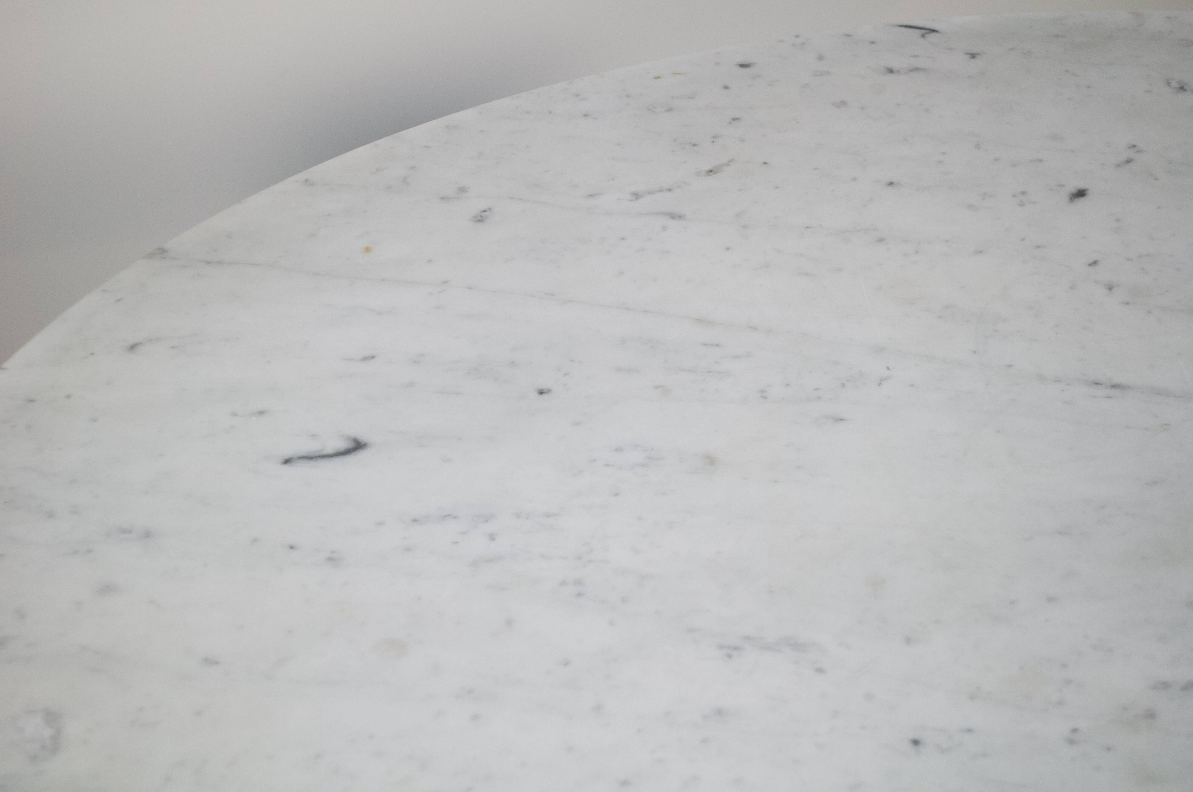 TABLE D'APPOINT MARBRE SAARINEN KNOLL INTERNATIONAL ÉDITEUR