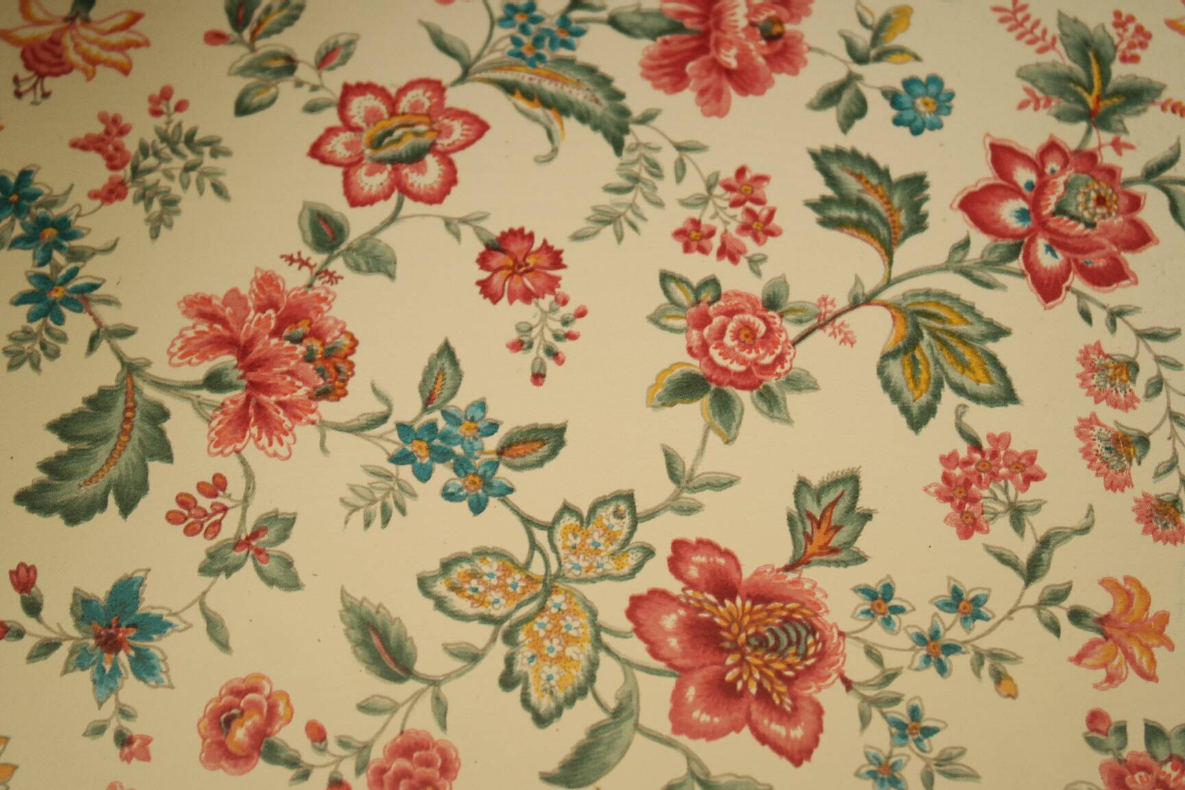 Louis XV style commode in solid oak, 20th century.