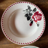 Mismatched plates l'Amandinoise