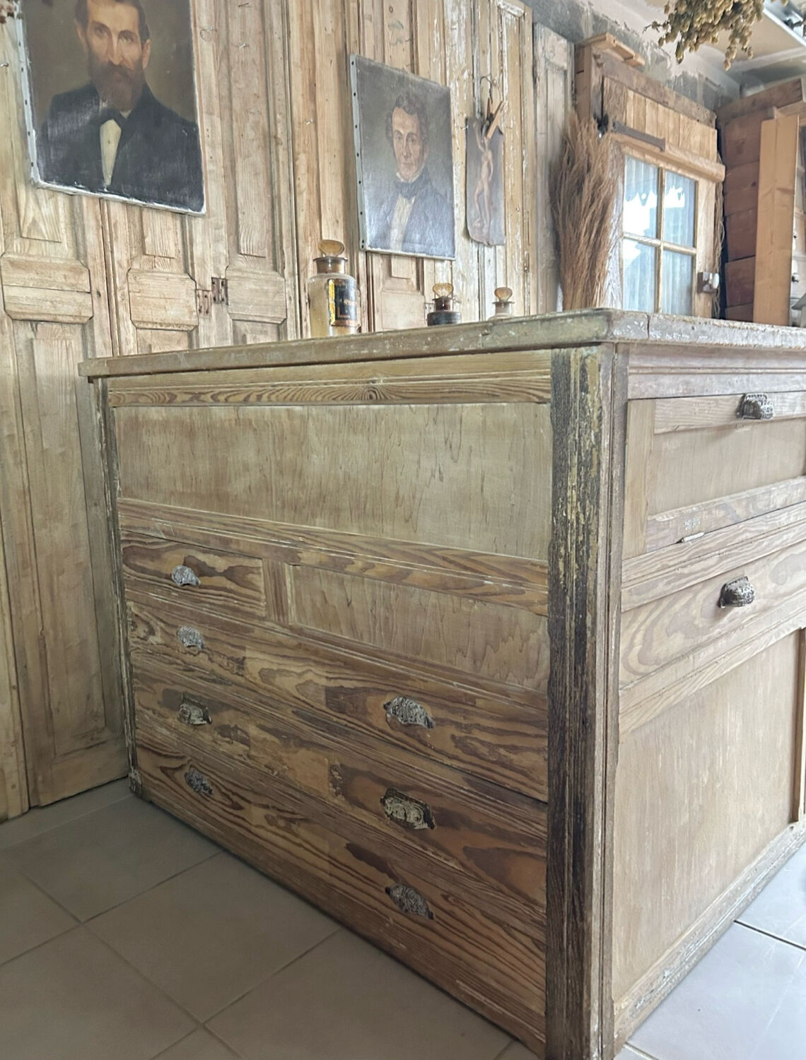 Antique display cabinet, central exhibition counter with