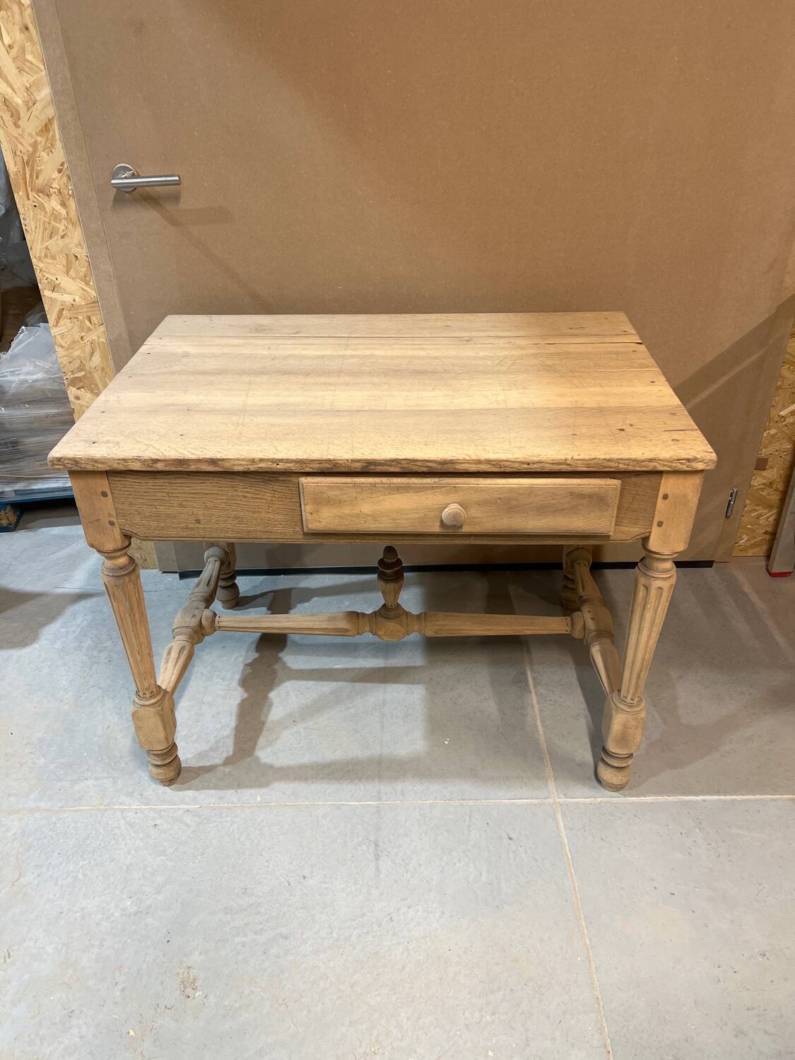 Farm table